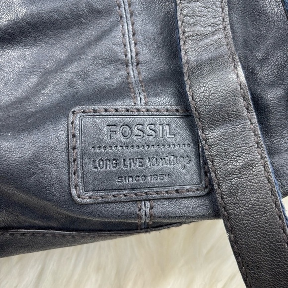 FOSSIL BLACK ALL LEATHER BACKPACK - Picture 3 of 9
